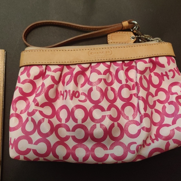 Party essential!! Coach wristlet - Picture 5 of 5